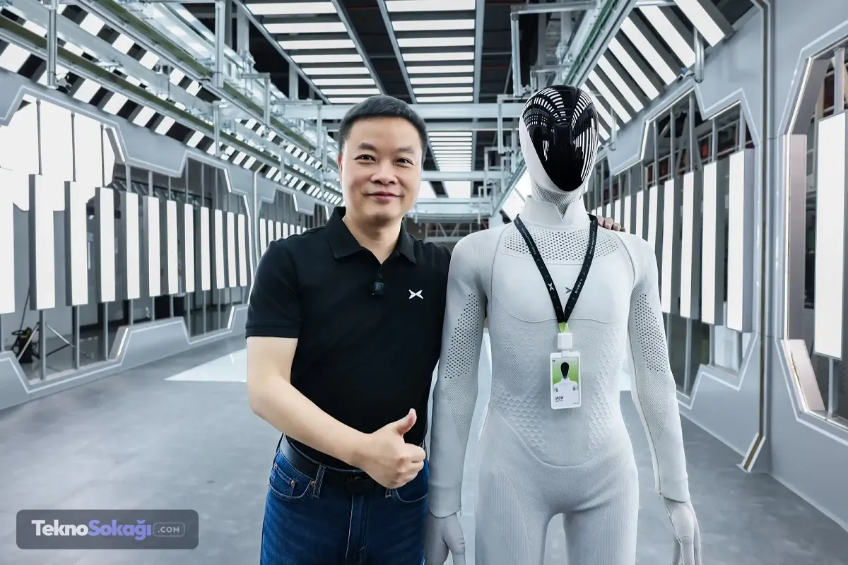 Xpeng’in insansı robotu fabrikadan kendi başına yürüyerek çıktı